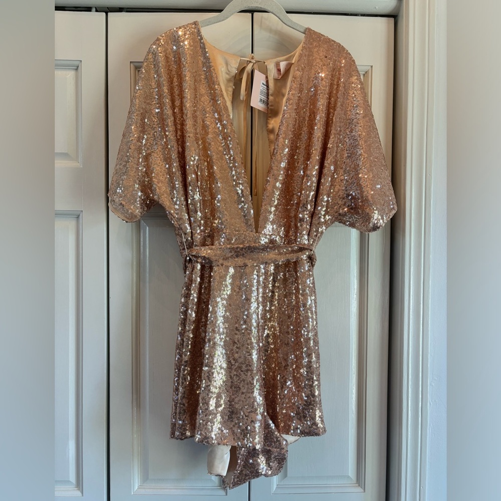 Showpo NWT rose gold session romper with  zipper, dohlman sleeve, tie belt, 14